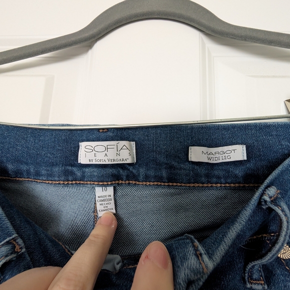 Classic Wide Leg Denim Jeans - Picture 2 of 3